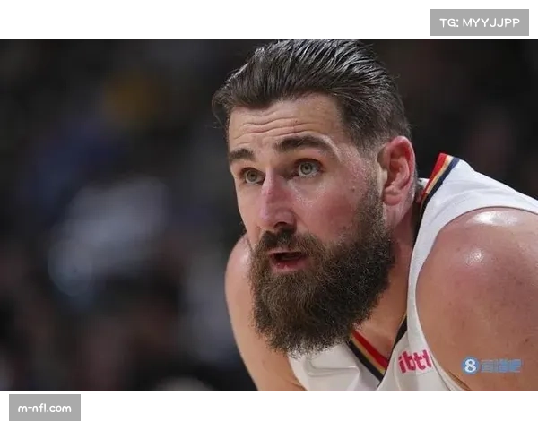 鹈鹕队后卫阿尔瓦拉多三月比赛因追防时过度压迫，被诊断为轻微背部拉伤